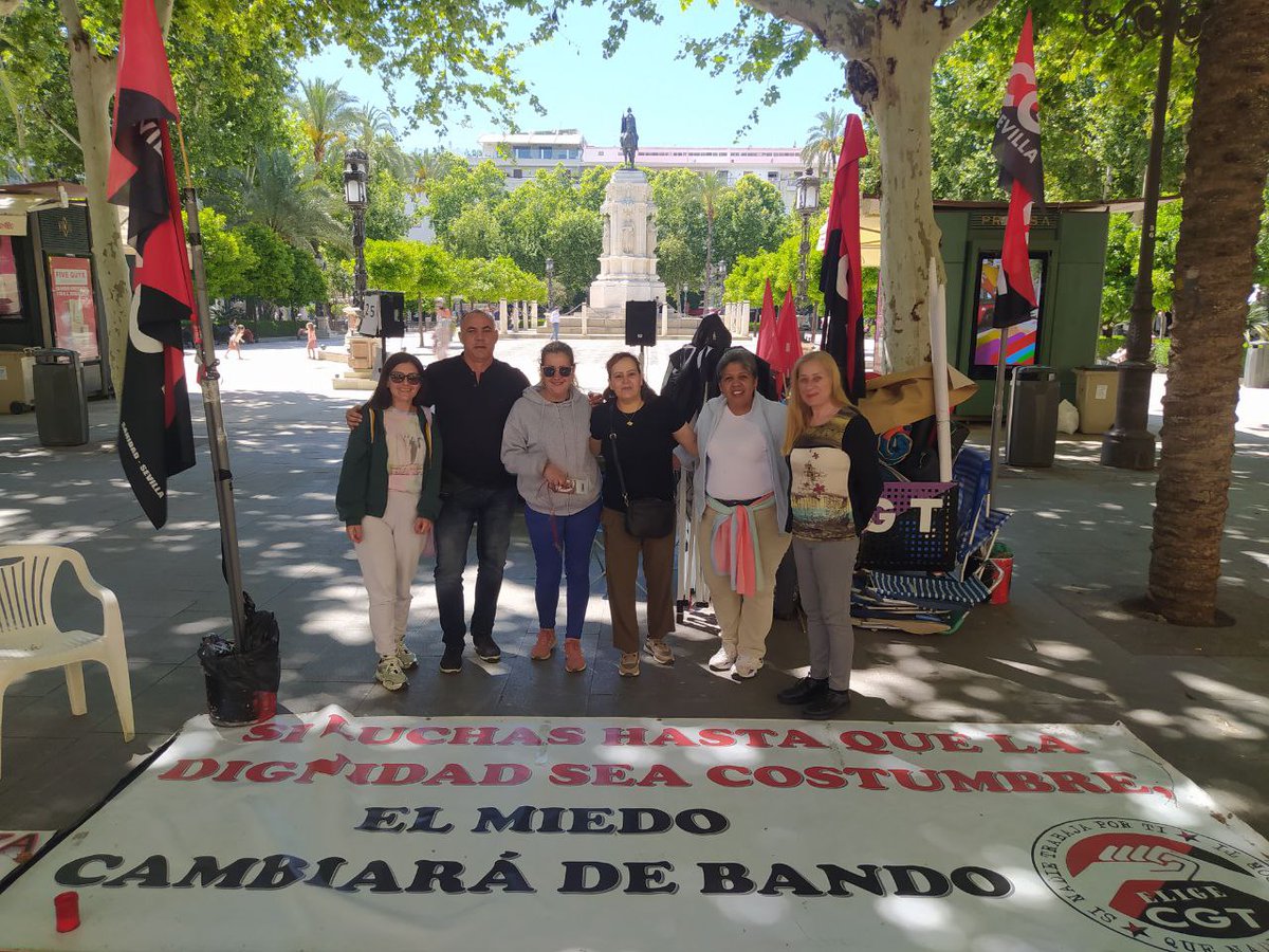 📢 Las compañeras de CGT SAD Sevilla, tras 25 días acampadas frente al ayuntamiento, siguen en la lucha, reivindicando mejoras laborales y la municipalización del servicio de ayuda a domicilio. Hoy la FESAN, acampa con ellas! ✊ #sad #cgt #ayudadomicilio #SanidadPública