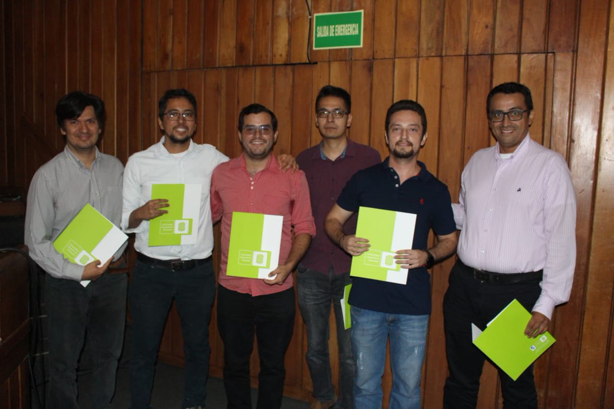 UIS's tweet photo. Los profesores Fabio Martínez y Gabriel Pedraza junto con los estudiantes de doctorado Luis Guayacán, Juan Andrés Olmos, Édgar Rangel, Franklin Sierra y John Archila; ganan el Premio Eloy Valenzuela por su proyecto realizado en la Facultad de Ingenierías Fisicomecánicas. https://t.co/FQx5STnT1l