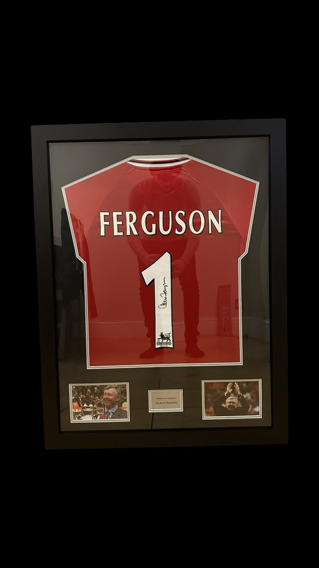 Recent work ⚽️

This shirt signed by Sir Alex Ferguson will sit alongside the previous David Beckham signed shirt perfectly, both for the same customer, they will look incredible side by side

Do you have a shirt you want framing? Get in touch for a quote today 

#framedshirts