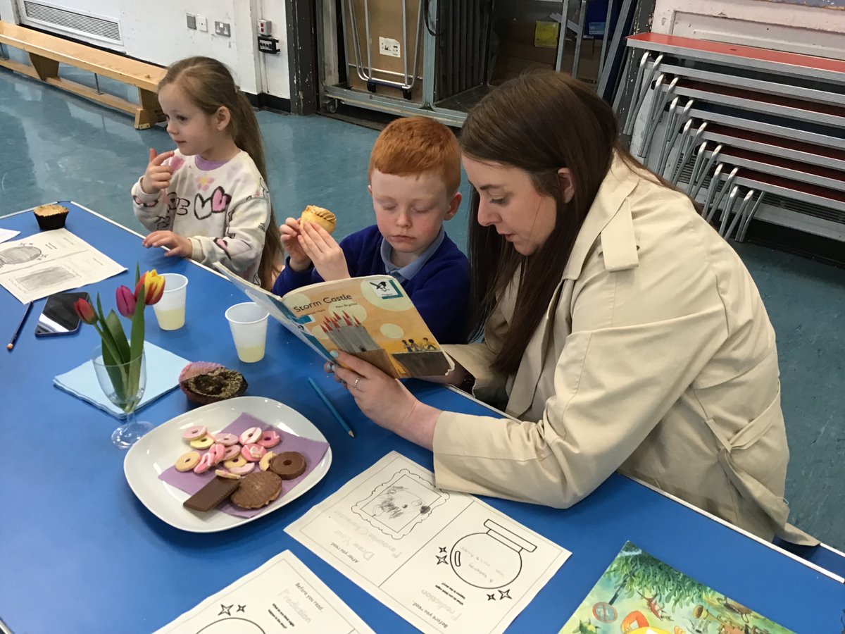 Caldercuilt's tweet photo. Lovely afternoon for our Book Blether Reading Cafe with P1. Great to see so many families reading together and choosing books to take home. Thank you to everyone who joined us. πβοΈπ @literacyfor_ALL @GlasgowLEL @scottishbktrust #cpsloveslearning https://t.co/2F5TI0hdp3