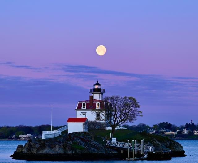 Lighthouse East Providence 
#RhodeIsland 
By ~ Glenn Livingston