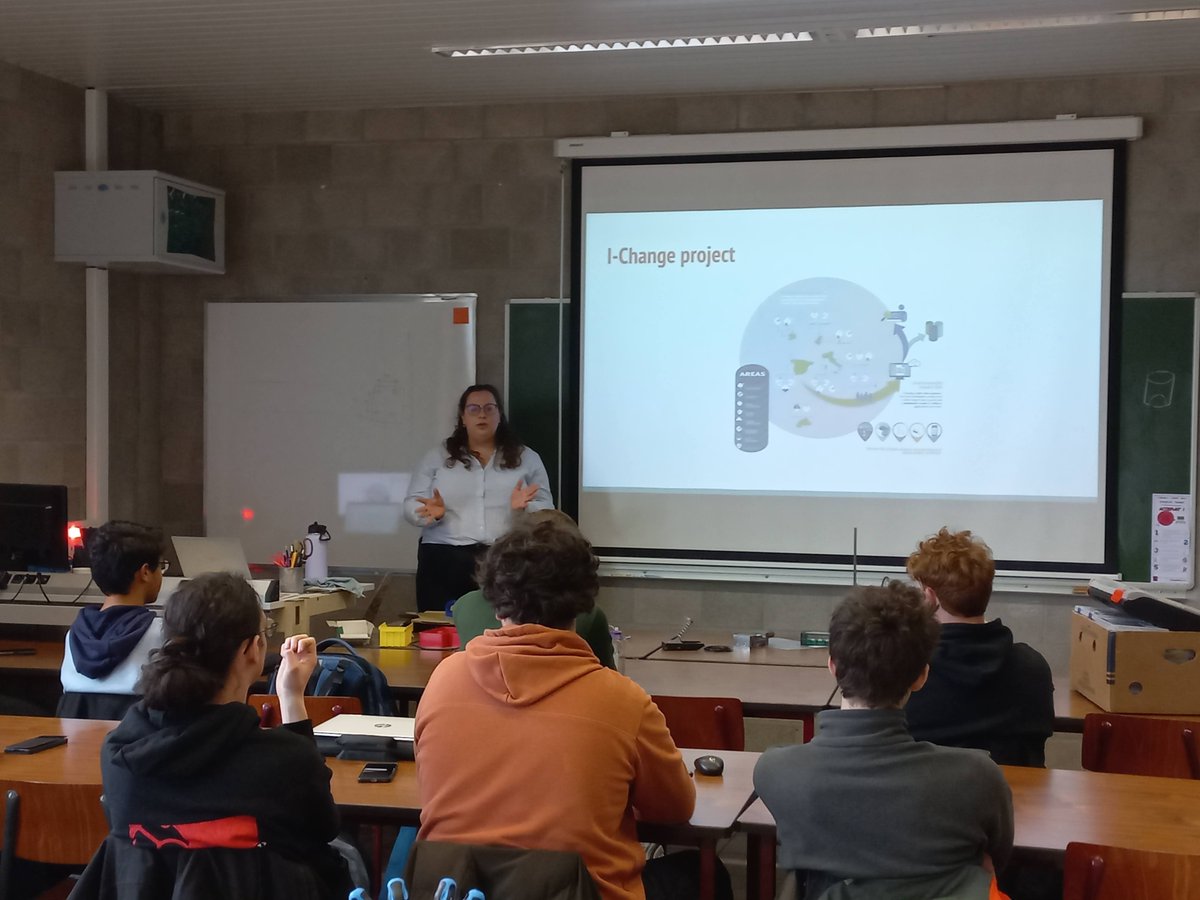 MA-student Sophie Alkema gave a workshop on #sustainable transportation to 5th &amp; 6th year secondary school students at <a href="/campushast/">Campus Hast in actie</a> today. This workshop is part of the #H2020 <a href="/ICHANGE_EU/">I-CHANGE</a> Climate Action Training School, within the <a href="/stadhasselt/">Stad Hasselt</a> 🇧🇪 #ICHANGE living lab.#CitizenActions