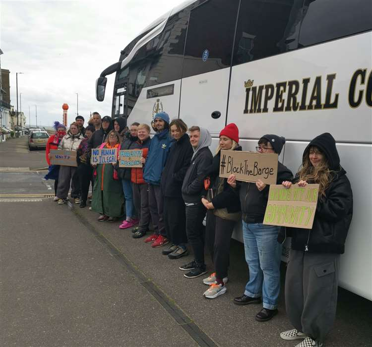 More than 100 Margate residents stopped a coach from moving 22 asylum-seekers from a Kent hotel to the #BibbyStockholm. They were led by Mayor Rob Yates, who said: “I've been clear with the Home Office - if they send more coaches tomorrow we'll be here, and every day after that.”