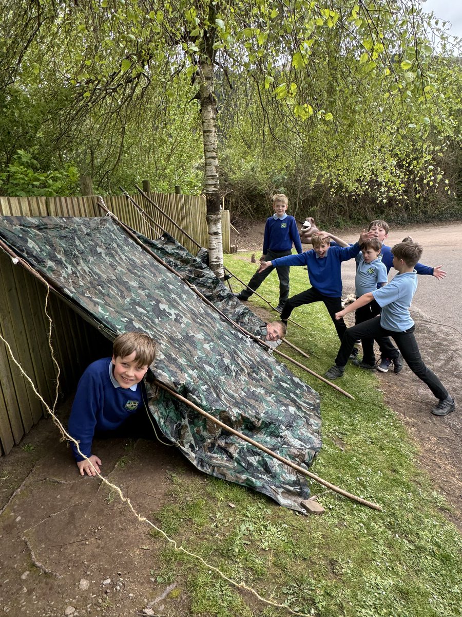 Den building in Dosbarth 6 this afternoon 🪵