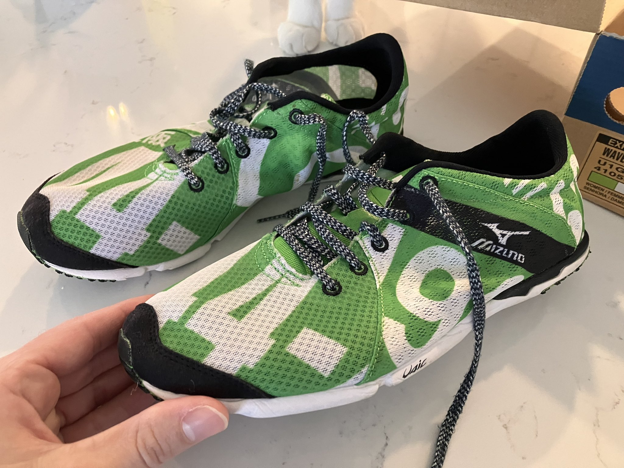 Mizuno wave universe 5 green hotsell