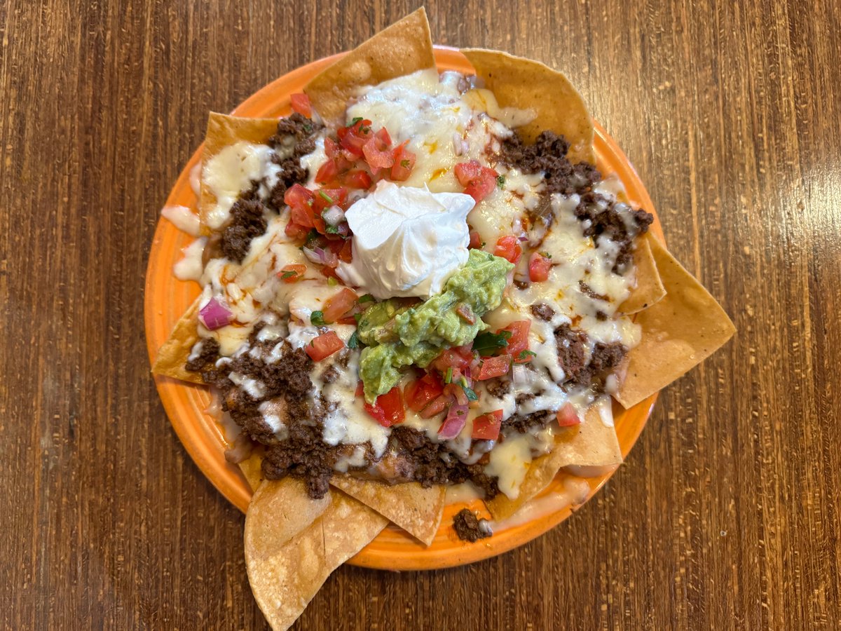 Last nights insanely tasty and very large order of ground beef nachos at La Casa Restaurant in Sonoma. We needed more chips to scoop up the toppings! lacasarestaurants.com #Sonoma