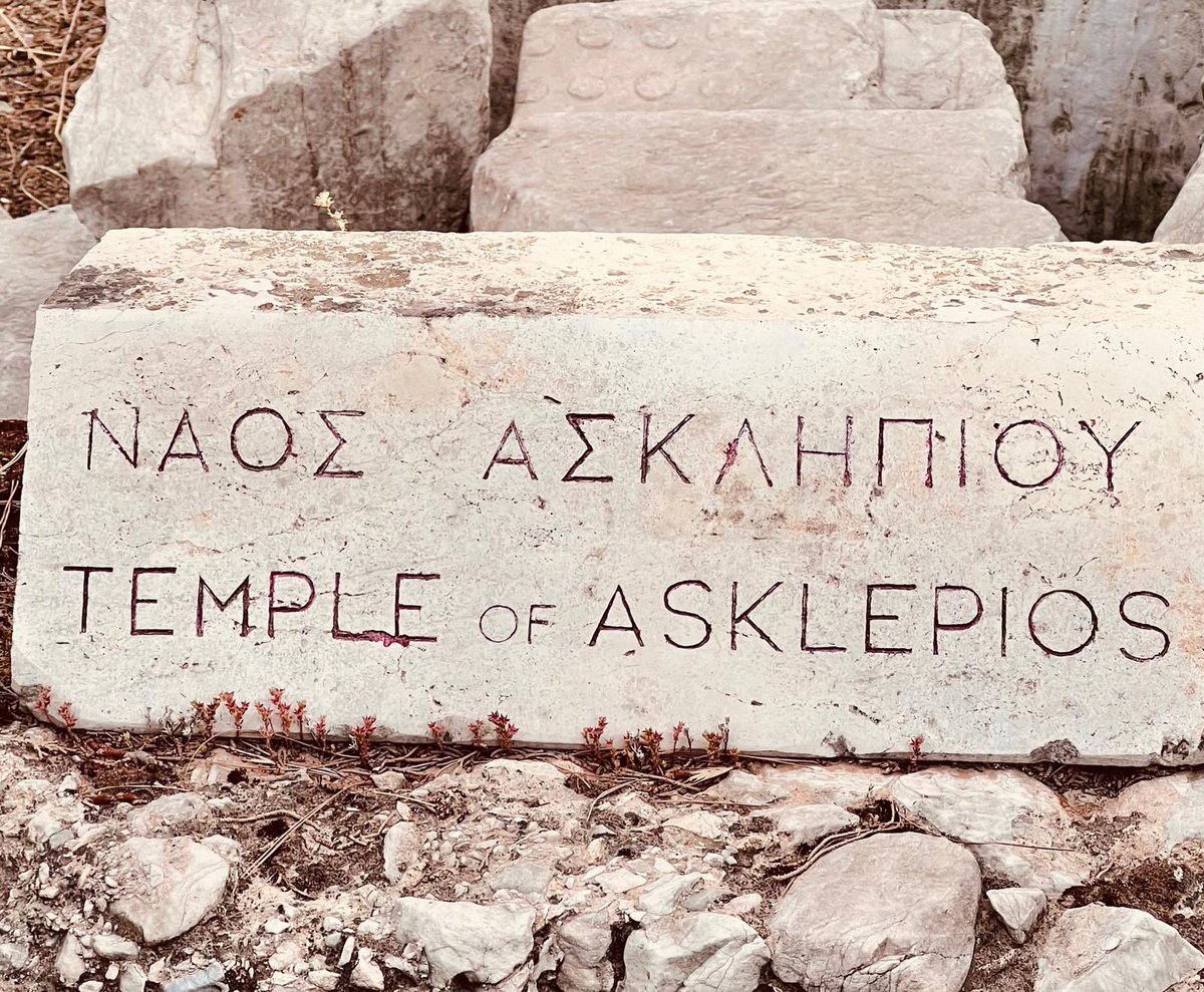 Asclepius (Greek god of Medicine) would be impressed by power of genetic Polygenic Risk Score 🔥 High risk population (in red) be considered for aggressive therapy even > 130 of LDL-C. Our presentation #EASPrev2024 Data from 48,881 adults, CARDIO inCode-Score CHD PRS analysis.