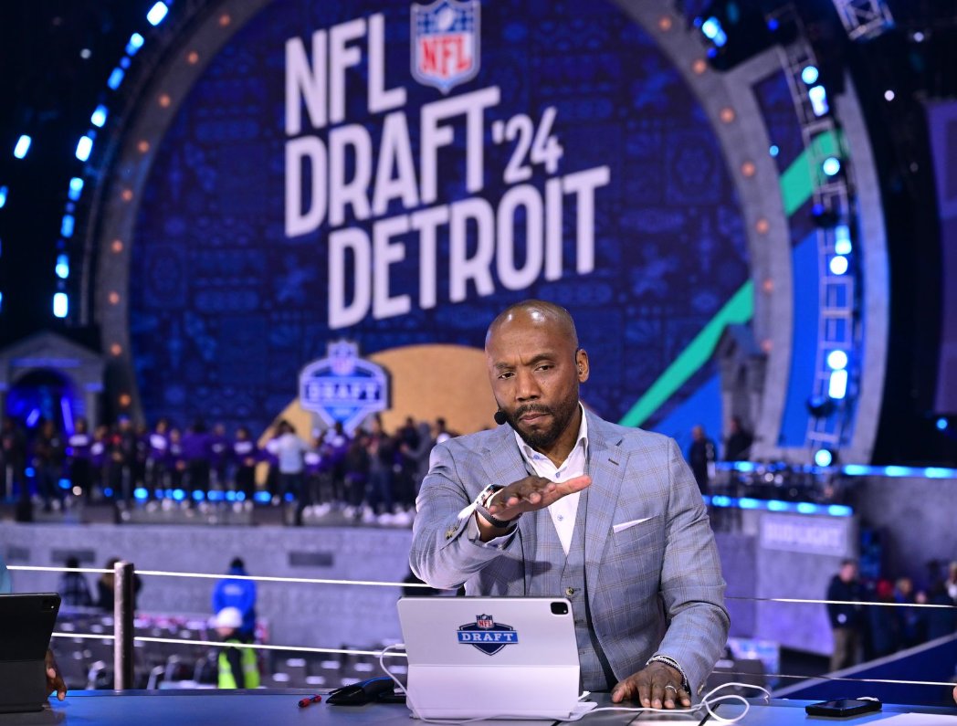 On the eve of #NFLDraft in 2015, @LRiddickESPN was a late sub on ESPN's main set. Louis made the most of that opportunity. He had a breakout night and has been a fixture in this role ever since. Louis will be locked in for draft all weekend - he loves this event!