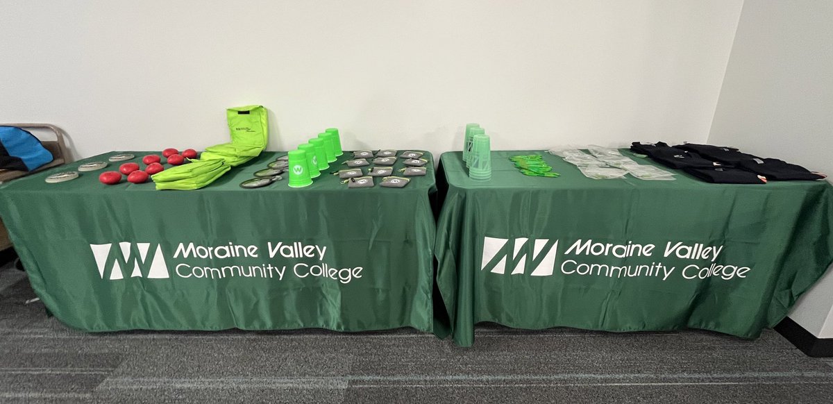 Our 8A #OLHMS Mustangs are so excited to be at @morainevalley for their college tour today!!
