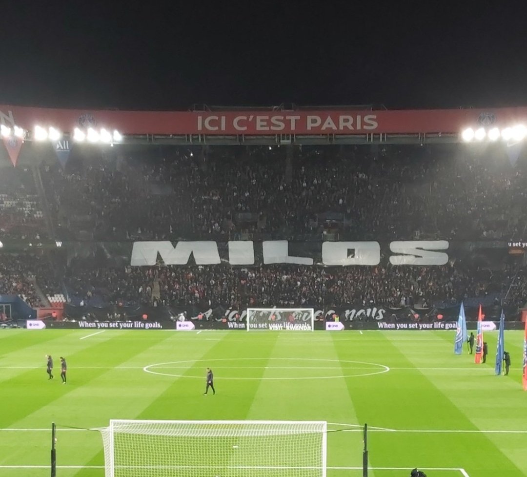 PSG - Girondins de Bordeaux 
La tribune Auteuil du Collectif Ultras Paris rend Hommage à Miloche (milos)
À jamais avec nous
23.02.2020

#psgfcgb #psgbordeaux #parisbordeaux #bordeaux #paris #cup #fcgirondinsdebordeaux
Full black