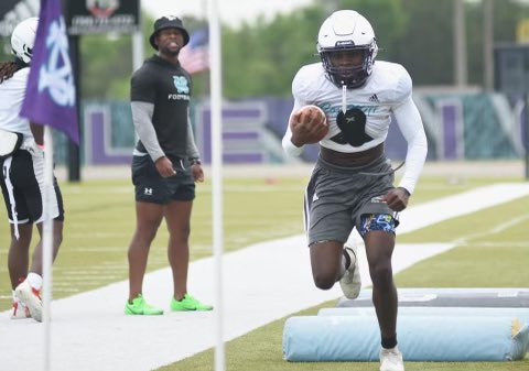 JardaleBlakeney's tweet photo. JUST THANKFUL THAT AT OF ALL THE COACHES HE COULD HAVE CHOSE @Coach_BHolmes CHOSE ME TO DEVELOP THIS AMAZING AND YOUNG RB ROOM #COXMILL #FAITHMOVINGFORWARD #MILLMENTALITY https://t.co/ezMKeMjObA