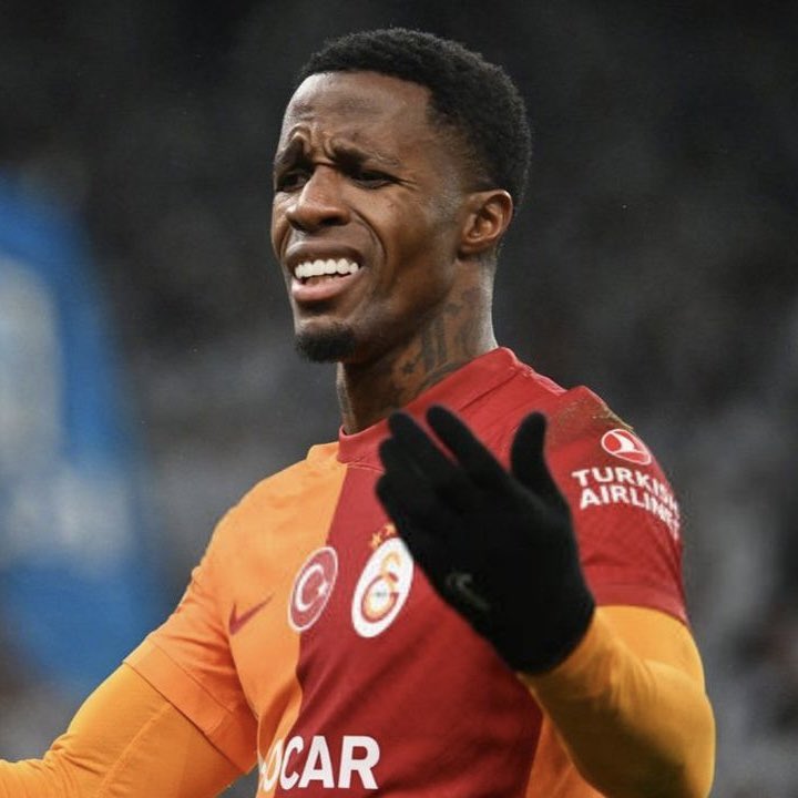 Wilfried Zaha, Adanademirspor maç kadrosuna dahil edilmedi. #galatasaray #adanademirspor #ADSvGS