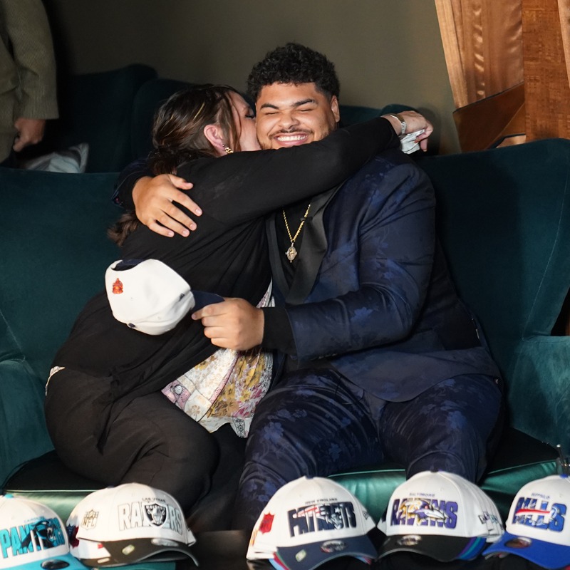 ChicagoBears's tweet photo. More than a hat 🧢