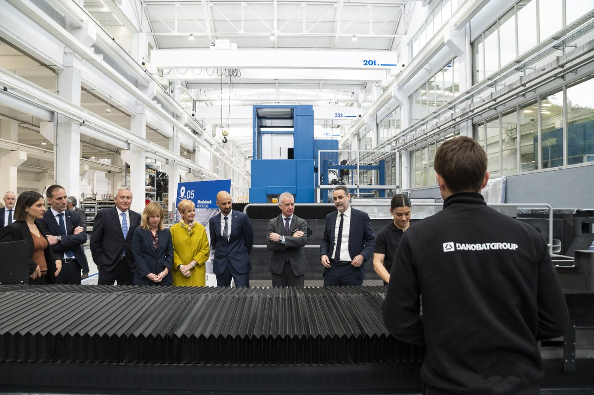 arantxa_tapia's tweet photo. 🛠️ Makina-Erreminta sektorean jarduten duen @DANOBATGROUP kooperatibak 70. urtemuga ospatzen du lantegi berria martxan jarriz.

Con una inversión de 20 millones, la cooperativa DANOBAT inaugura en Elgoibar una nueva planta de 12.000 m2 al servicio de nuestra industria. Zorionak! https://t.co/B3YnQIUkkc