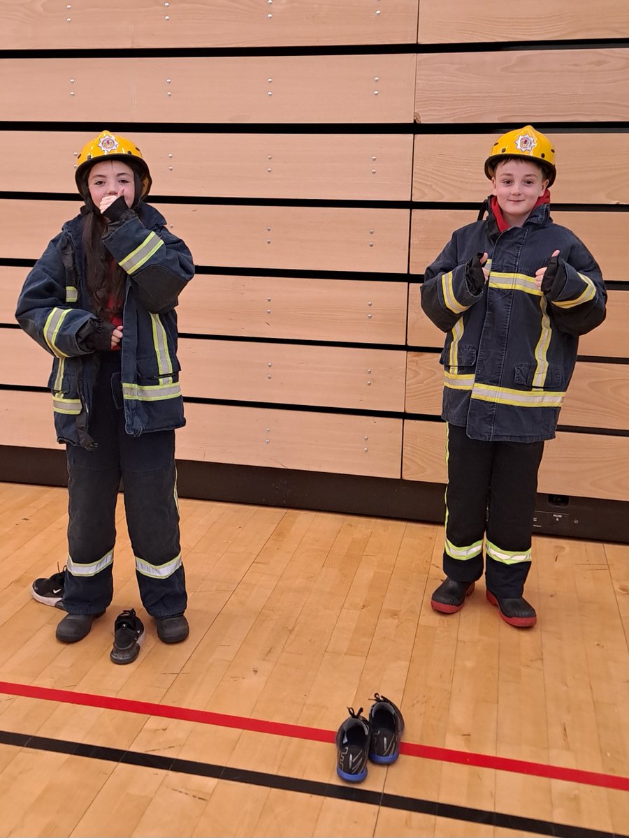 CSAs Reed & Kerr attended 'Experiential Learning' event delivering safety advice to P7 Pupils across West Dunbartonshire. Held at Clydebank Leisure Centre, it involves working with various partners in Education, Police Scotland and Lomond and Trossachs Park Rangers @wdceducation
