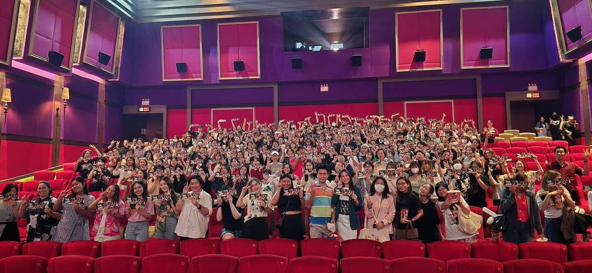 BrightTrending's tweet photo. จบแล้วสำหรับรอบเหมาโรงจาก บ้านแฟนคลับ @BrightTrending  @BVC_Streaming & @BrightInterfan  
ขอบคุณทุกท่านที่มาร่วมสร้างความทรงจำดีๆร่วมกันกับพวกเรานะคะ ร้องไห้หนักมาก 
ผิดพลาดประการใดต้องขออภัยด้วยนะคะ ดีใจที่ได้เจอทุกคน เดินทางกลับบ้าน ปลอดภัยนะคะ 
#เธอฟอร์แคช
#bbrightvc
@bbrightvc