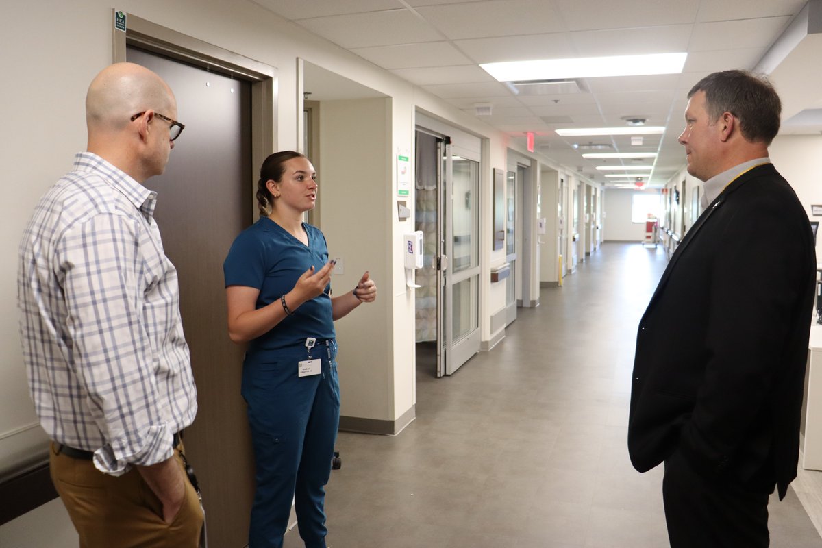 BeltonSchools's tweet photo. We visited Belton High School's Piper Keltner at her internship through @BeltonAcademies. She is interning with @HCAMidwest. #Proud2BPirates #BSDAchieves

She rotates around the hospital, learning about different specialties and procedures. https://t.co/6tSw0dp9Qb