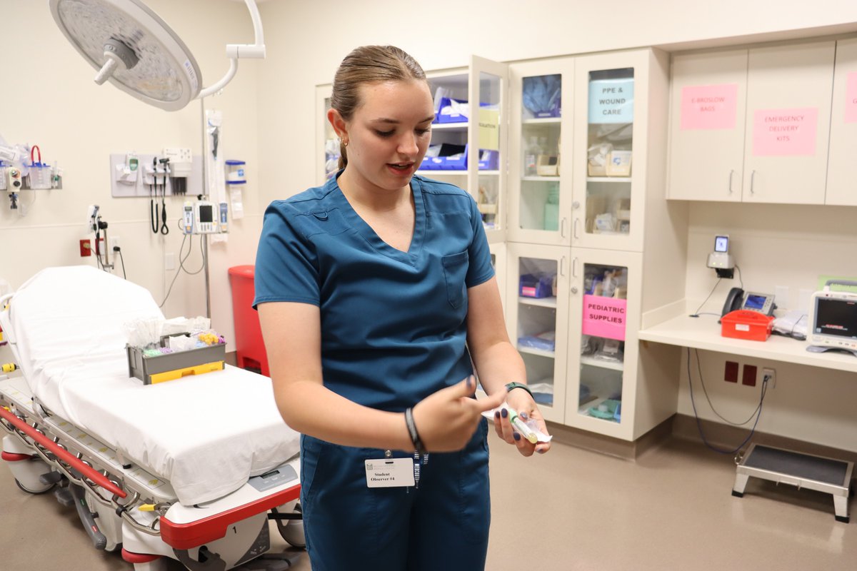 BeltonSchools's tweet photo. We visited Belton High School's Piper Keltner at her internship through @BeltonAcademies. She is interning with @HCAMidwest. #Proud2BPirates #BSDAchieves

She rotates around the hospital, learning about different specialties and procedures. https://t.co/6tSw0dp9Qb