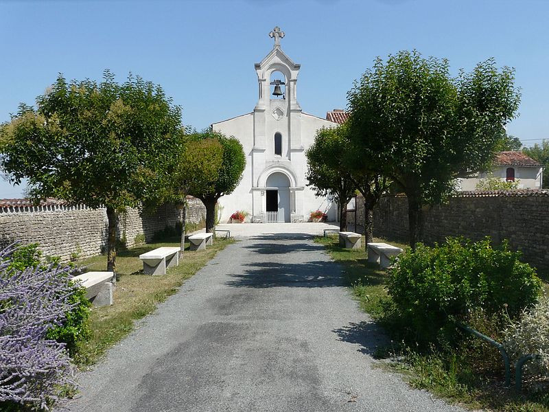 Eglise Sainte-Madeleine à #LaJarrieAudouin (#CharenteMaritime) De l'église romane du XIIe siècle, détruite lors des guerres de Religion, ne subsiste que l'abside. Elle est semi-circulaire et divisée en trois pa...
Suite 👉 monumentum.fr/monument-histo…
#Patrimoine #MonumentHistorique