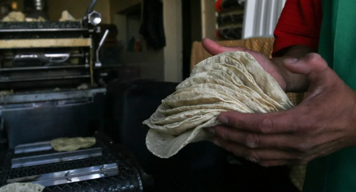 #Inseguridad 

En #Morelos nadie se salva! Cierran 35 tortillerías por inseguridad.

Del 2023 a la fecha al menos 35 tortillerías en el estado han cerrado por robo, extorsión y amenazas, informó el presidente de la masa y la tortilla en Morelos.