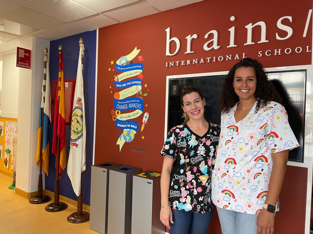 En Brains Las Palmas tenemos a nuestra enfermera Silvia Morales, quien además de cuidarnos y protegernos, también nos educa impartiendo talleres relacionados con estilos de vida saludables. Contando con la ayuda de Cristina, formándose en Enfermería Escolar. ¡Gracias, Silvia! 😊