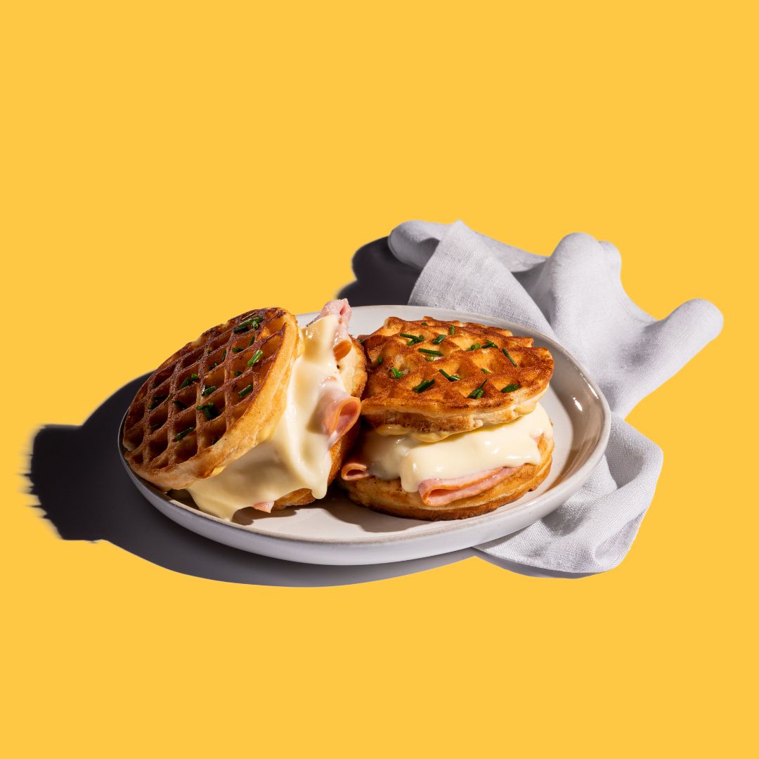 Brunch just got a whole lot better with this perfectly melty Cooper® Sharp waffle sandwich. 🧇

Make it for someone you love: coopercheese.com/blogs/breakfas…

#cookingwithcooper #coopercheese #americancheese #coopersharp #breakfastsandwich #wafflerecipe #cheesywaffles #savourywaffles