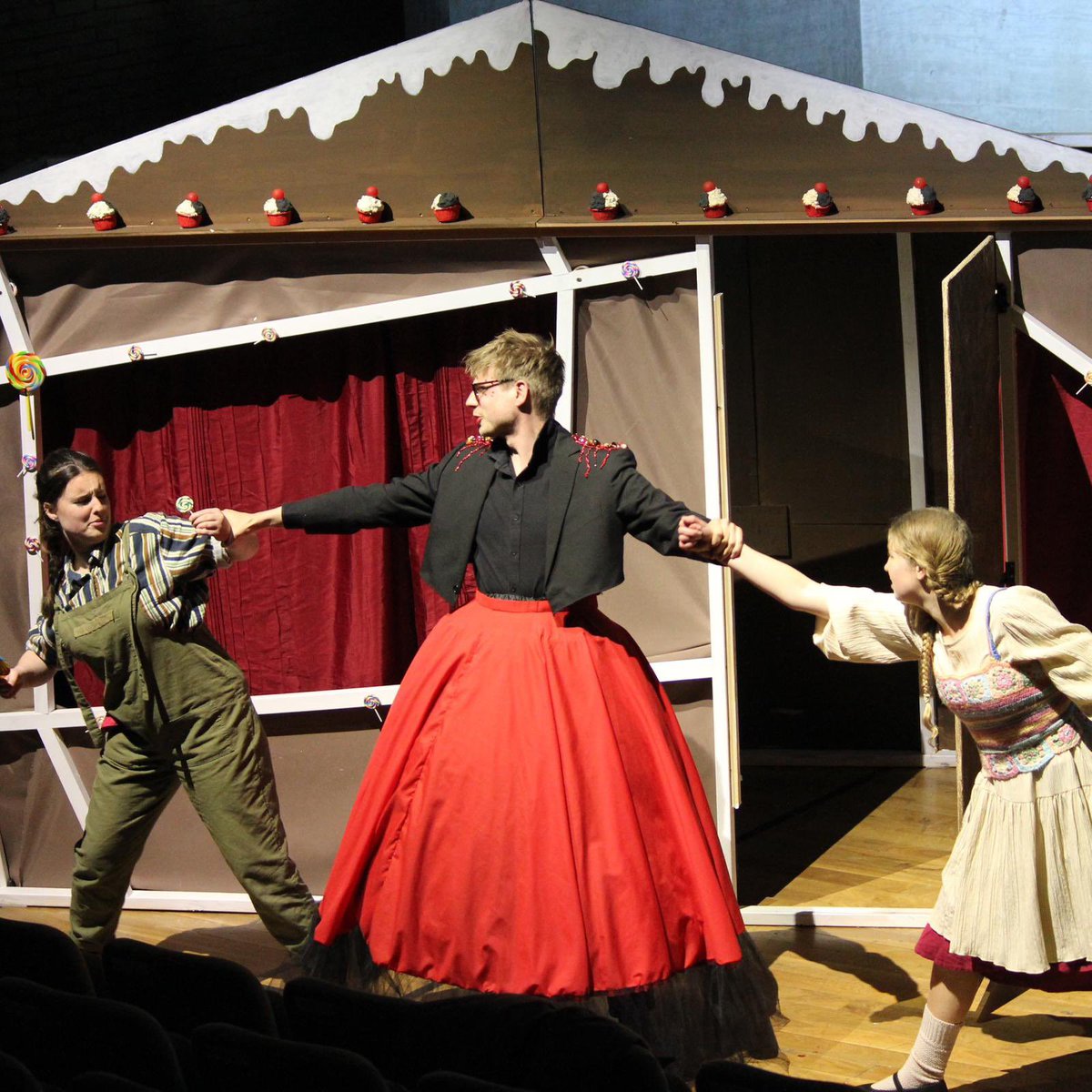 fontegara's tweet photo. Fitz Opera’s Hansel &amp; Gretel opens tonight! I’m conducting. It’s an absolutely terrific staging and I’m v. v. excited https://t.co/kL9HEJihQz