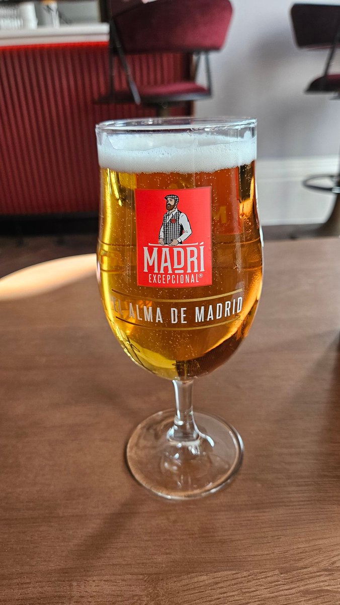 h_hkan's tweet photo. Happy Thursday from Liverpool 🇬🇧
Having a Madri Excepcional at Radisson Red Hotel 🍺#MadriExcepcional #Beer #RadissonRed https://t.co/d9VgwF1Fm1