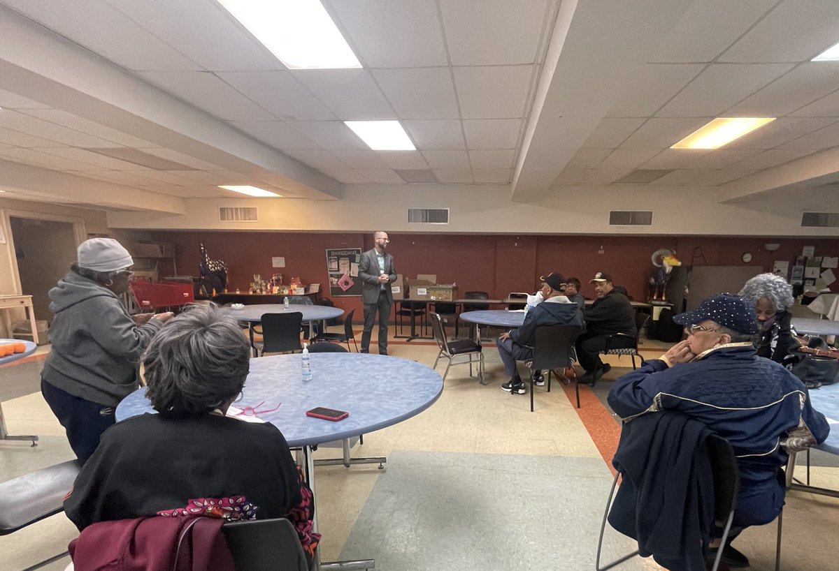AndreDaileyCLE's tweet photo. Special thanks to @CleDPH @DaveMargo @CleFoodBank for meeting with residents at the 142nd St. Neighborhood Association last night to talk about pressing issues with residents & stakeholders https://t.co/Z2vEIJx0QB