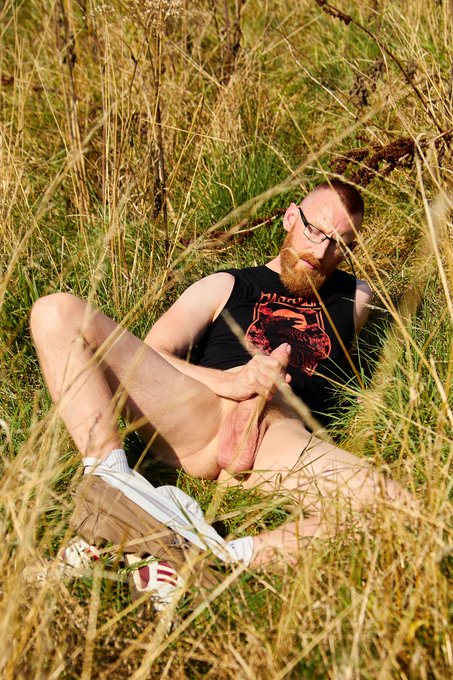 enjoying the sun before i enjoy your son 🌞 https://t.co/zlo0FXn5vH