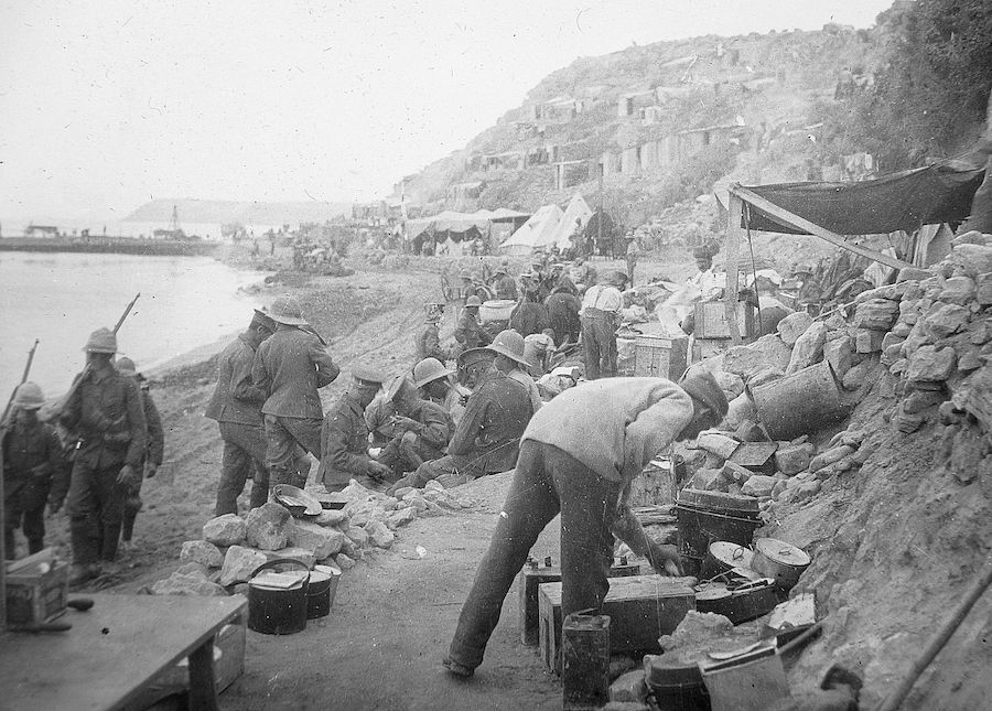 FusiliersLondon's tweet photo. On this day in history, Allied forces stormed the Gallipoli Peninsula in an attempt to knock Turkey out of #WWI. The first image shows survivors from 2nd Bn #RoyalFusiliers. On the same day, the Lancashire Fusiliers won #SixVCsBeforeBreakfast".
#gallipoli
@FirstFusiliers https://t.co/b50sqLysxm