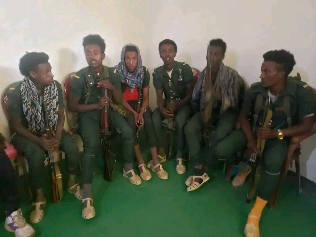 MollaJejaw's tweet photo. በበወገራ ወረዳ በእንቃሽ እና አካባቢው ታጥቀው ሲንቀሳቀሱ የነበሩ ታጣቂዎች የመንግስትን የሰላም ጥሪ ተቀብለው ማህበረሰባቸውን የተቀላቀሉ ሲሆን መንግሥት ላደረገላቸው ይቅርታ ምስጋና በማቅረብ ሕዝባቸውን ለመካስ ቃል ገብተዋል።
ሰላም ይቅደም!! https://t.co/ApmXHINz3H