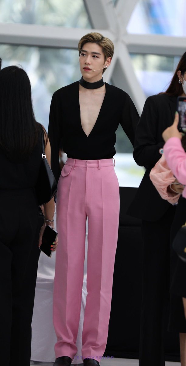 wineisbaek's tweet photo. ไม่ได้มีแค่กุคนเดียวหรอกที่คิดว่าเหมาะสม #ฉันนี่แหละท่านขุนที่สวยที่สุดในสยาม https://t.co/NgNL1F3KSM