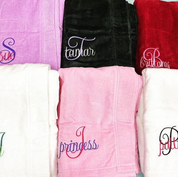 30% off Sitewide w/Free UPS Ground Shipping! Turkish Personalized Luxury Spa Wrap loom.ly/B1Je0lw 
#spawrap #graduationgift #towelwrap #personalizedtowel #embroideredtowel #monogrammedtowel #personalizedwrap #bridalspawrap #spatowel #velcrotowelwrap #whitespawrap #etsy