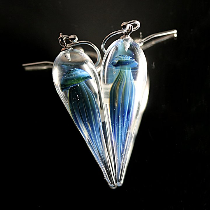 Boucles d'oreilles Méduse
Réalisée sur-mesure 💙✨