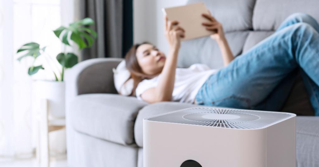 Clean air is just as important for your indoor living space as it is for the outdoor environment. Learn #HowTo choose the right air cleaner for your home from the ENERGY STAR experts. #AskEnergyStar energystar.gov/products/ask-t…