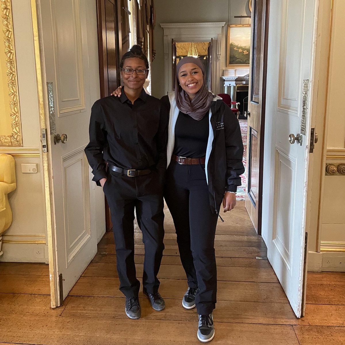 Absolutely thrilled to announce that 5 years after @KhadijahMellah won the Magnolia Cup, one of our first ever Scholarship students, Aamilah, will line up at this year’s race. Thank you @Goodwood_Races for making it possible 💛