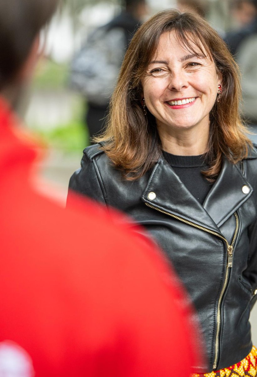 CaroleDelga's tweet photo. J’ai fait de la jeunesse ma priorité. 
Penser et préparer l’avenir, c’est d’abord travailler pour et avec les jeunes.
Réparer l’escalier de la réussite, redonner confiance et espoir, ouvrir le champ des possibles, permettre à chacun de s’épanouir, c’est ma mission. 

✅ À travers notre Plan Jeunesses et nos différentes politiques éducatives, j’ai souhaité que l’@Occitanie s’engage à tous les niveaux aux côtés des jeunes, au plus près de leur quotidien et de leurs réalités.

✅C’est vrai dans les chiffres, l’Occitanie est la Région qui investit le plus dans l’éducation et la jeunesse. C’est vrai aussi dans les faits et sur le terrain. En témoigne notamment notre politique en matière de mobilités, avec la gratuité à l'usage des trains et cars @lio_train_sncf pour les jeunes de 12 à 26 ans.

✅Un an après son adoption, plus de 75% des mesures de notre Plan Jeunesses sont déjà mises en œuvre, et les dernières sont en cours de discussion. 

✅Comme nous nous y étions engagés, nous retournons aujourd’hui sur le terrain avec @GuillaumeDAC pour poursuivre le dialogue : la Région est à vos côtés au quotidien, continuons de construire ensemble une société +  juste, + inclusive et + durable !h