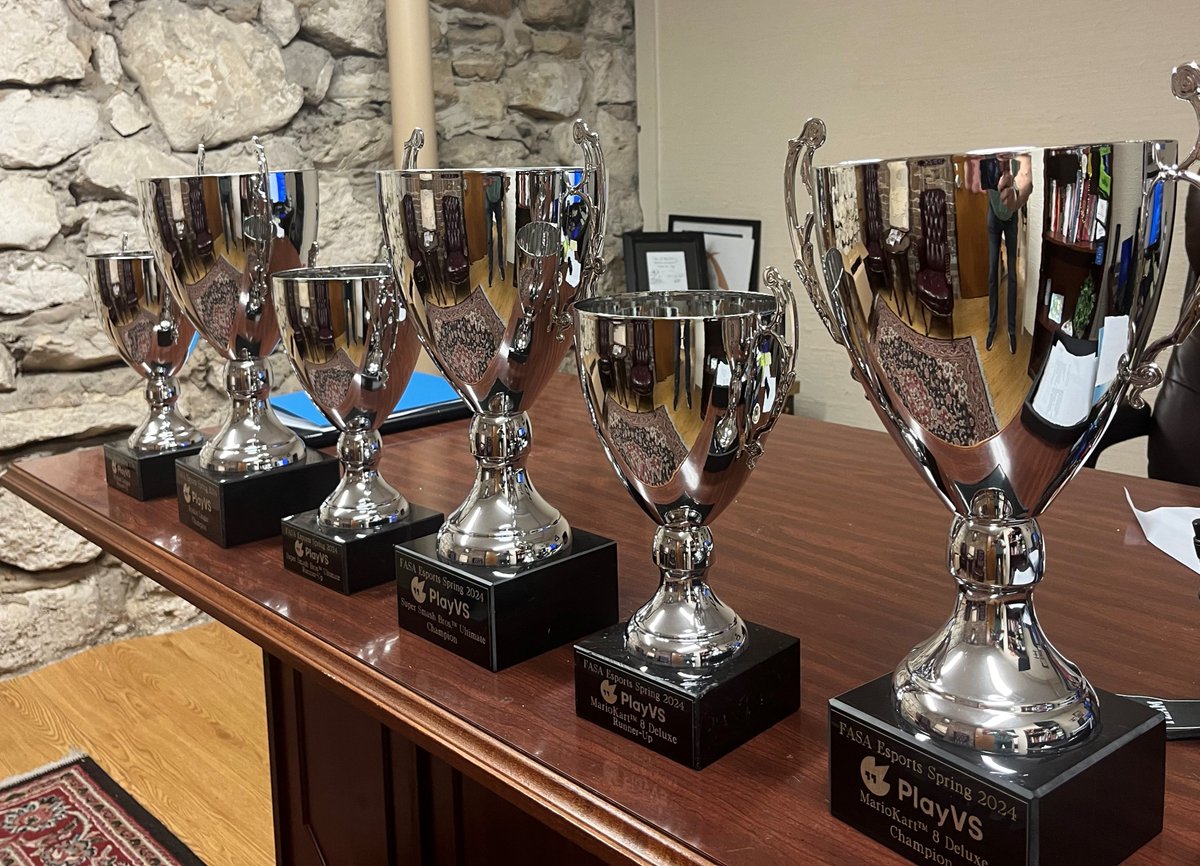 See who wins these trophies on Saturday! Tickets are available for Florida's In-Person Esports Championships!!
 @playvs @WindermereHigh @SchoolLeadersFL @WestOrange_OCPS @DrPhillips_OCPS @TCHSWolves @FPCHS @OCPS_FreedomHS 
gofan.co/event/1488087?…