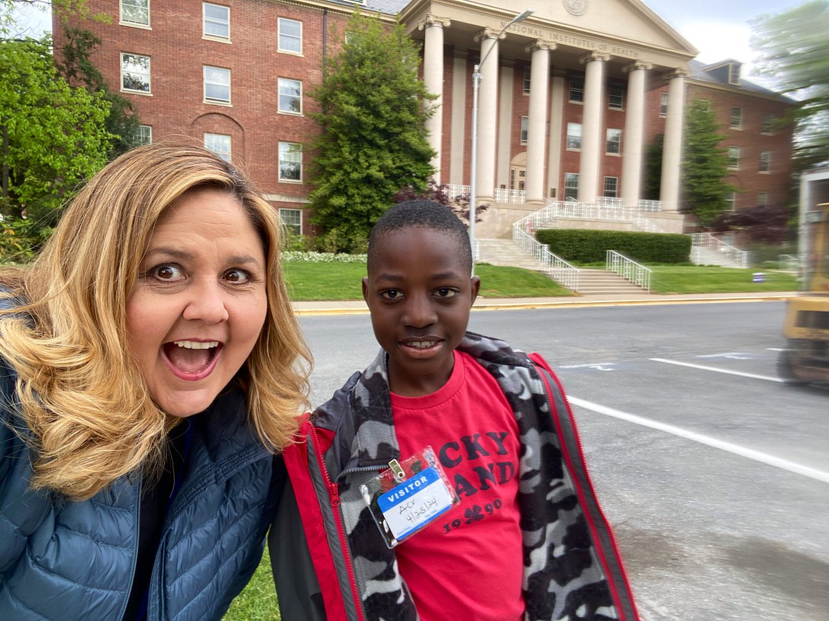 laura_boykin's tweet image. Continuing our tradition #tyctwd @NIH 

Learning ASL, importance of social work in the clinic and of course enjoying the earth day 🌎 exhibits.
