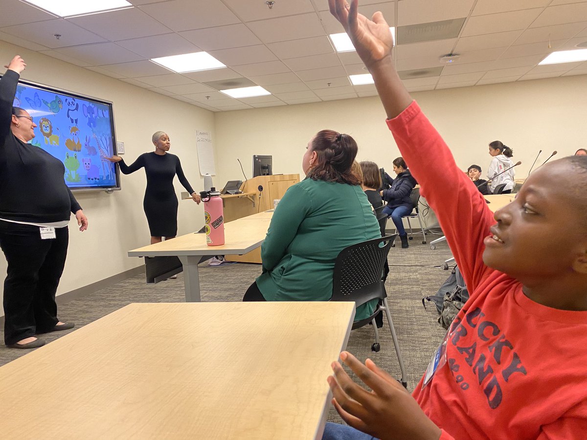 laura_boykin's tweet image. Continuing our tradition #tyctwd @NIH 

Learning ASL, importance of social work in the clinic and of course enjoying the earth day 🌎 exhibits.