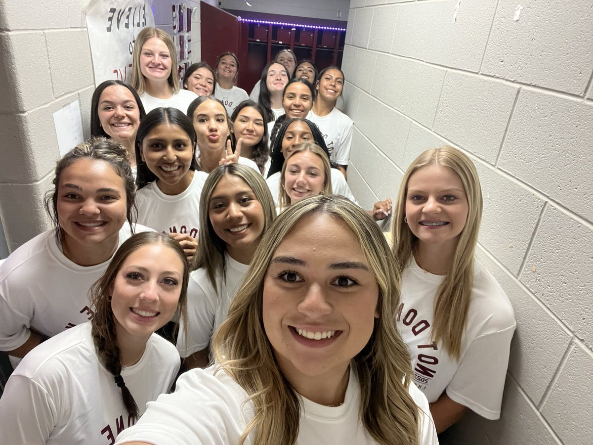 madisson chavez (@madissonchavez6) on Twitter photo Today we have reached our goal.. GOING TO PLAYOFFS ! Everyone has been working really hard on and off the field, and I just know we are going to execute tonight and tomorrow’s game !
<a href="/RebSoftball/">LHS - Softball</a> Today we have reached our goal.. GOING TO PLAYOFFS ! Everyone has been working really hard on and off the field, and I just know we are going to execute tonight and tomorrow’s game !
<a href="/RebSoftball/">LHS - Softball</a>