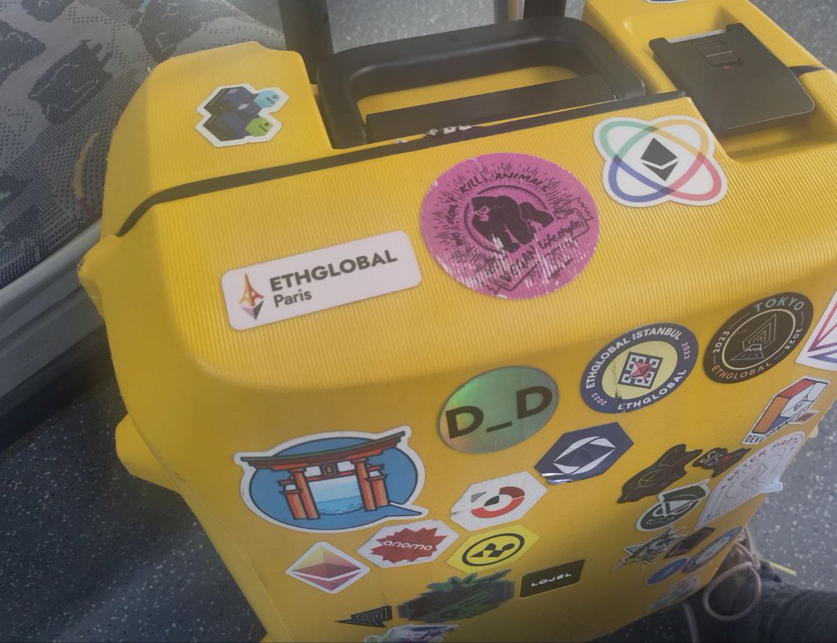 Spotted by a friend thanks to my @ETHGlobal sticker collection 🙃 🥰