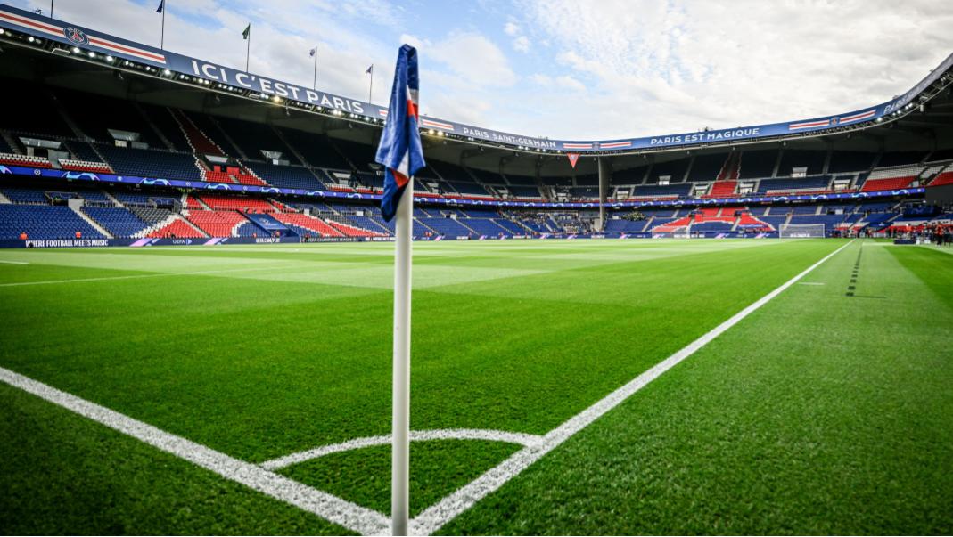 Show up to the Parc des Princes and watch as Paris Saint-Germain hosts Borussia Dortmund in an epic clash in the 2nd leg of the Champions League Semi-Final on May 7!
@PSG @BlackYellow @ChampionsLeague
#psg #bvb #championsleague #semifinal #showup #whowillwin