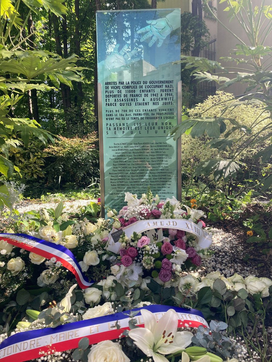 Plus de 700 enfants du 18e furent déportés par la police de Vichy parce que juifs. Parmi eux, 86 n’étaient pas encore en âge de fréquenter l’école. Hommage ce matin avec l'Association pour la mémoire des enfants juifs déportés au square Serpollet. Nous ne les oublions pas.