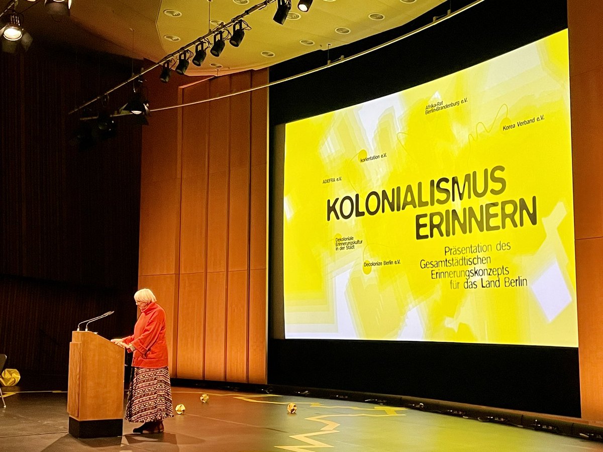 Es bleibt ein weiter Weg, aber eine Etappe ist erreicht: Eröffnung der Tagung „Kolonialismus erinnern“ im @HKW_Berlin mit der Präsentation des Gesamtstädtischen Erinnerungskonzepts für das Land Berlin. Danke an alle Beteiligten! pardok.parlament-berlin.de/starweb/adis/c… #decolonizeIt