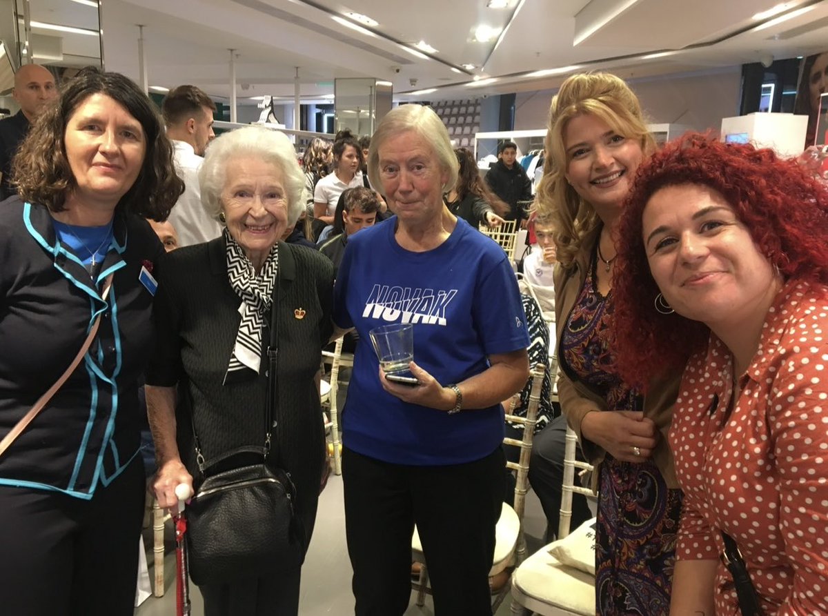 ToniNicfam's tweet image. Happy #NoleFamDay ❤️

To all the amazing people I have met through #NoleFam you are all beautiful 
Thank you ⁦@DjokerNole⁩ for being who you are. You have made so many special memories for me with wonderful people 
Cheers god bless and here’s to many more #NoleFamDay