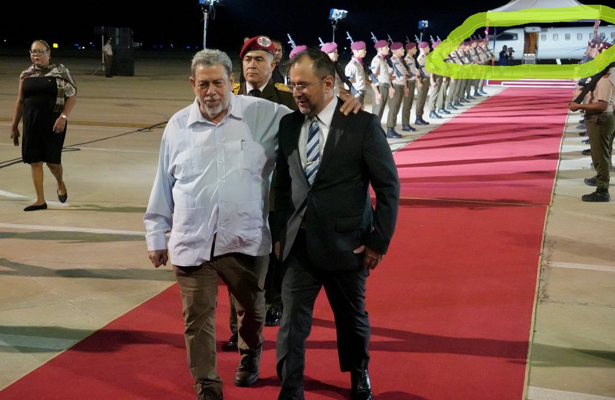 ADiStasioB's tweet photo. El #YV1118 de PDVSA, que fue sancionado por el @USTreasury, trasladó a los representantes de Dominica, Antigua y Barbuda, y San Vicente y las Granadinas a Caracas.

Desde la tarde del 23 de abril, ha estado recorriendo las Antillas Menores, según los registros de @flightaware. https://t.co/518g1MXvz4
