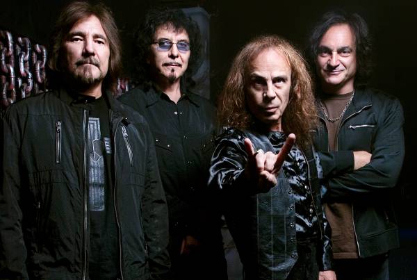 Un día como hoy de 1980 salió el álbum 'Heaven and Hell' de Black Sabbath, el primero con Ronnie James Dio. 🤘🏻

#BlackSabbath #HeavenAndHell #RonnieJamesDio