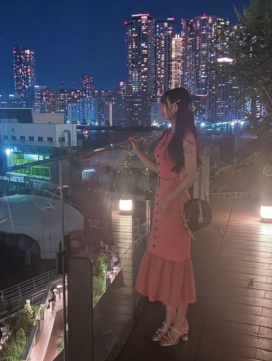 eritanplanet32's tweet photo. リポスト🔁（旧リツイート）のご協力お願いします🙇‍♀️Please repost🙏

こんばんは💕
お気に入りのワンピでお出かけ👗
夜景が綺麗だった☺️

✼••••✼

❤️‍🔥4/26①リポスト対象投稿 
#RP希望 #拡散希望　

 #MissBouquet #ミクチャ #KURAUDIA #アルファブランカ #フォロバ100 #ホテルステイ #メズム https://t.co/dWLjJNdwmF